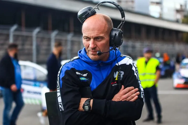 Team manager Rolf Volland